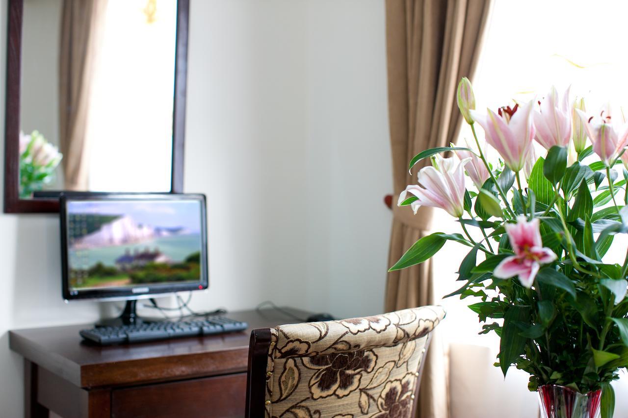 Hanoi Charming Hotel Room photo